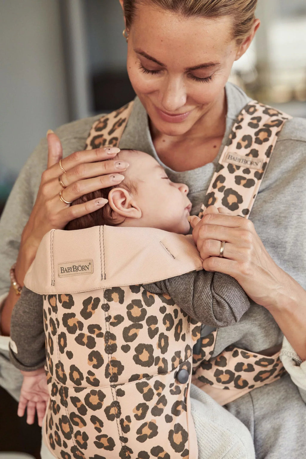 BabyBjorn Baby Carrier Mini, Cotton, Beige/Leopard