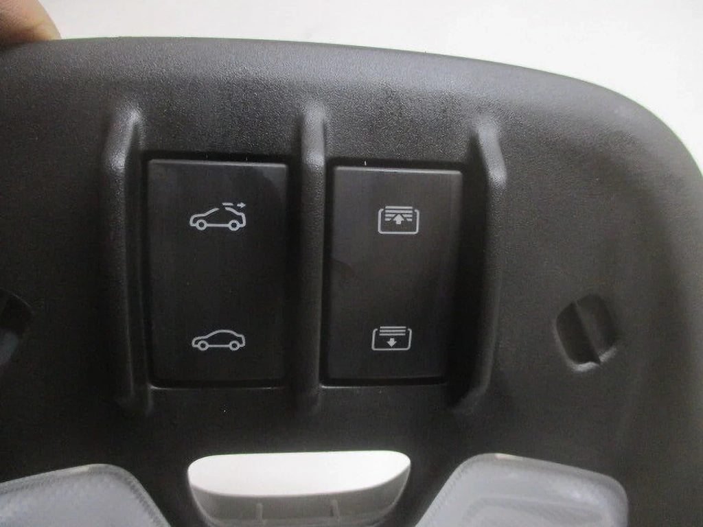 Pre-Owned 21 22 Chevrolet Trailblazer Overhead Roof Console w/Onstar & Sunroof OEM LKQ (Good)