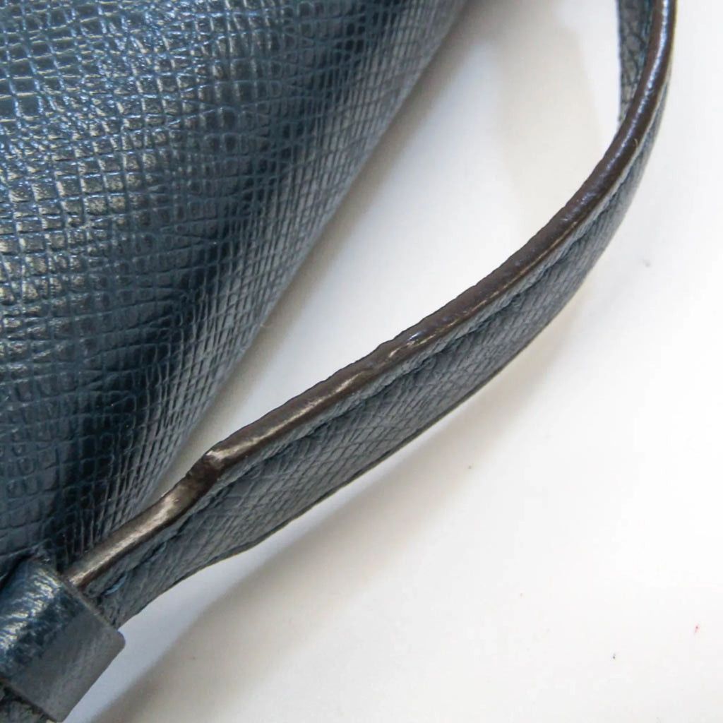 Pre-Owned Louis Vuitton Taiga Zippy XL M64019 Men's Taiga Leather Long Wallet (bi-fold) Navy Blue (Good)