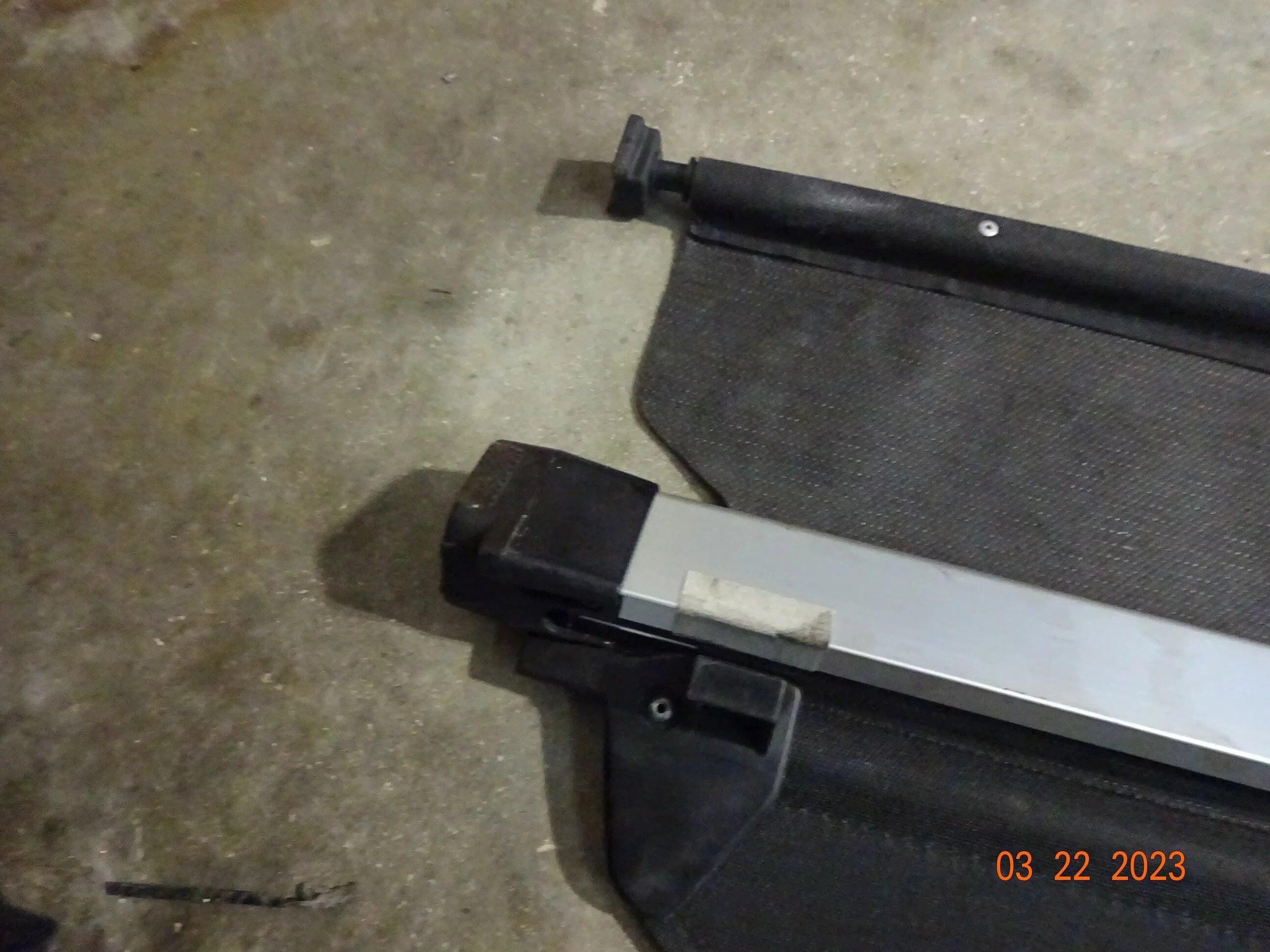 Pre-Owned 2014 Subaru Forester Rear Black Retractable Cargo Cover OEM (Good)
