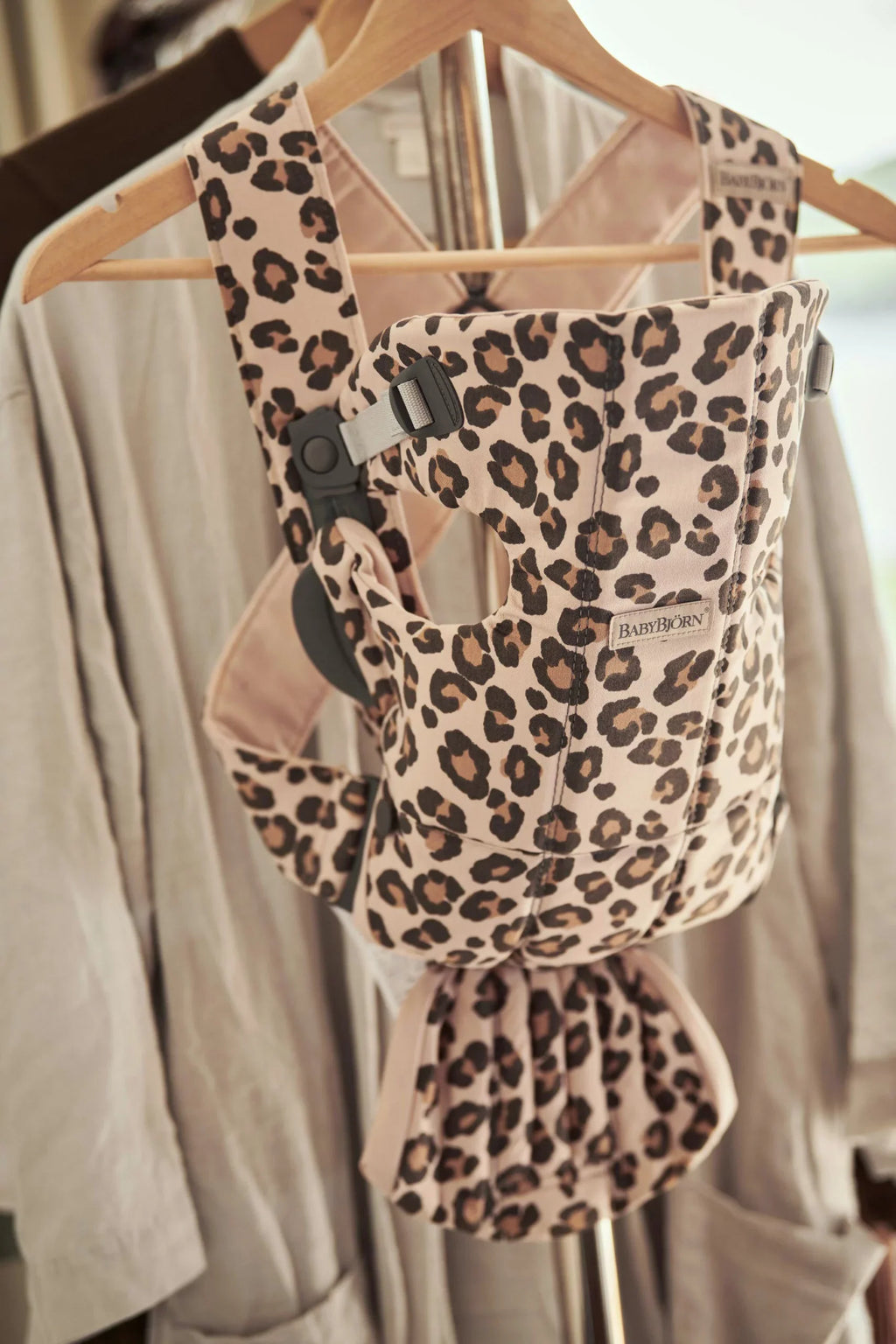 BabyBjorn Baby Carrier Mini, Cotton, Beige/Leopard