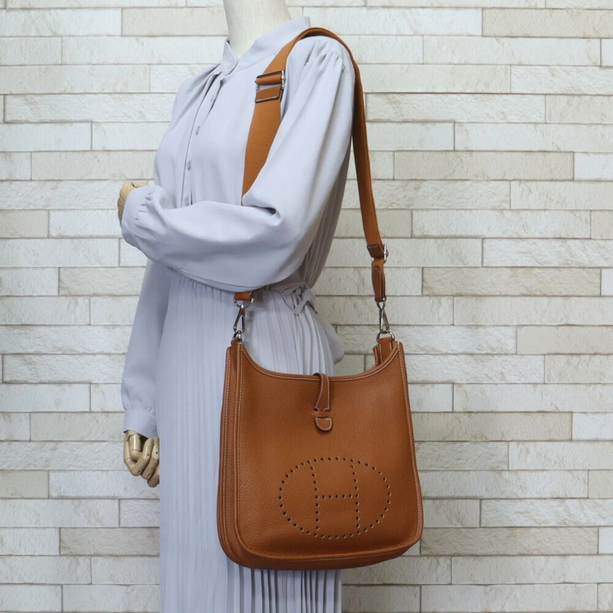 Pre-Owned Hermes Evelyn PM Shoulder Bag Taurillon Clemence Brown Women's HERMES (Good)