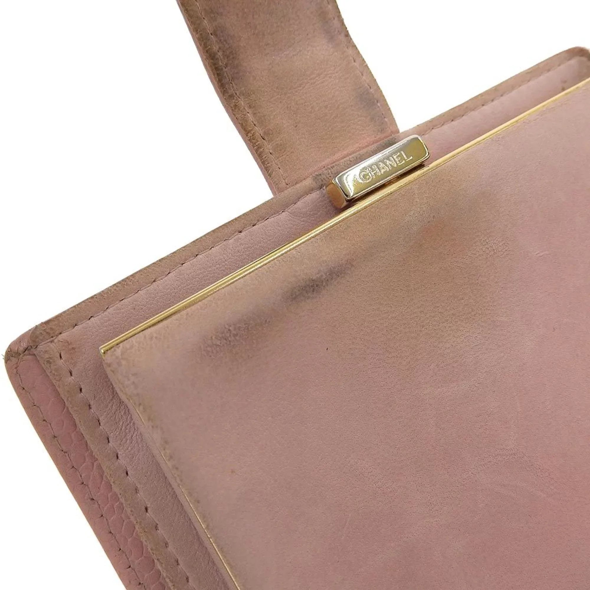 Pre-Owned Chanel CHANEL fold wallet with gama mouth caviar skin pink A13497 seal 8 model coco mark logo (Fair)