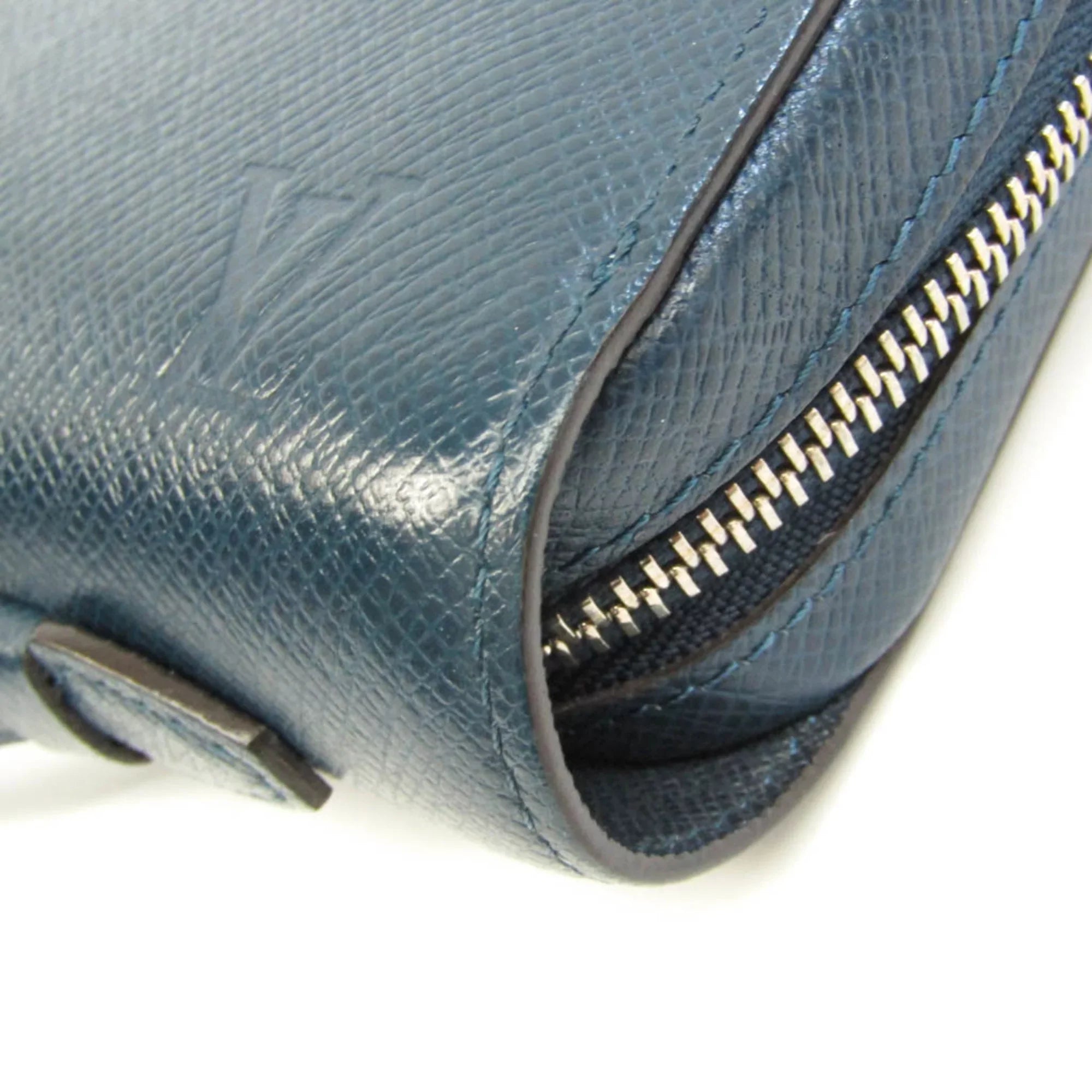 Pre-Owned Louis Vuitton Taiga Zippy XL M64019 Men's Taiga Leather Long Wallet (bi-fold) Navy Blue (Good)