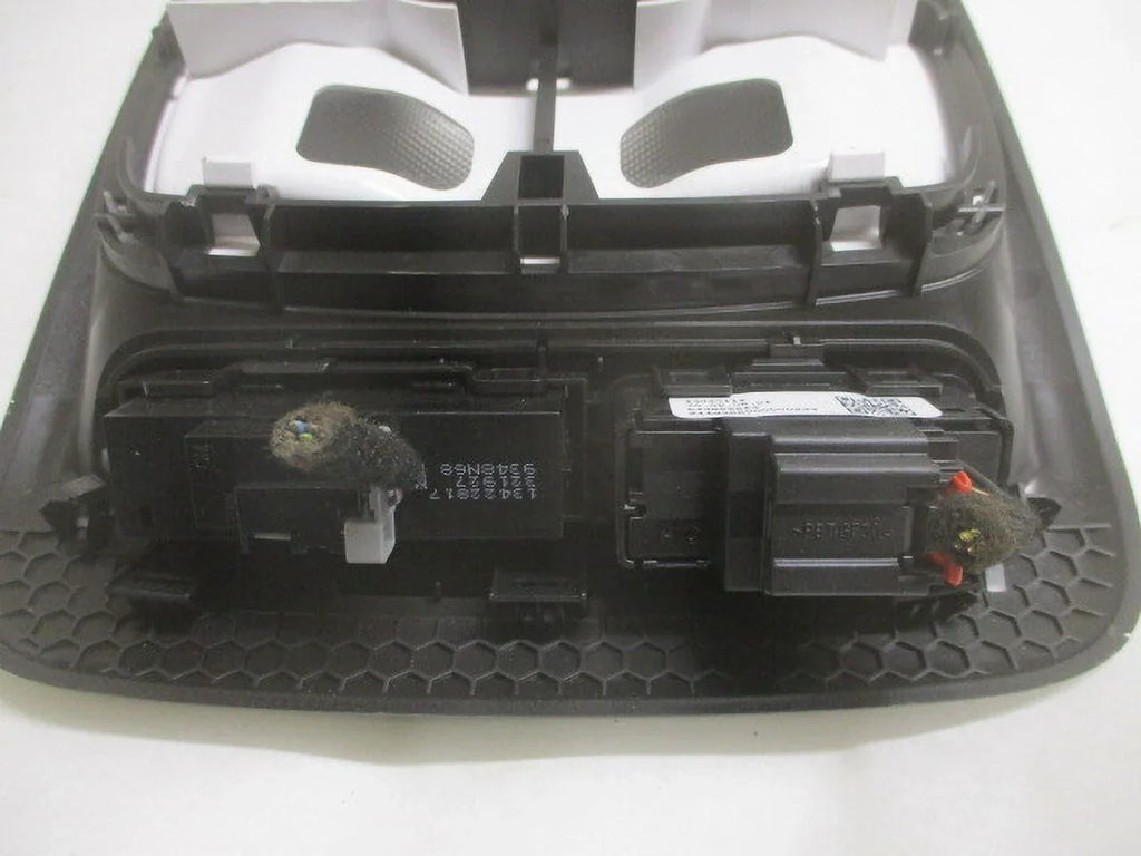 Pre-Owned 21 22 Chevrolet Trailblazer Overhead Roof Console w/Onstar & Sunroof OEM LKQ (Good)