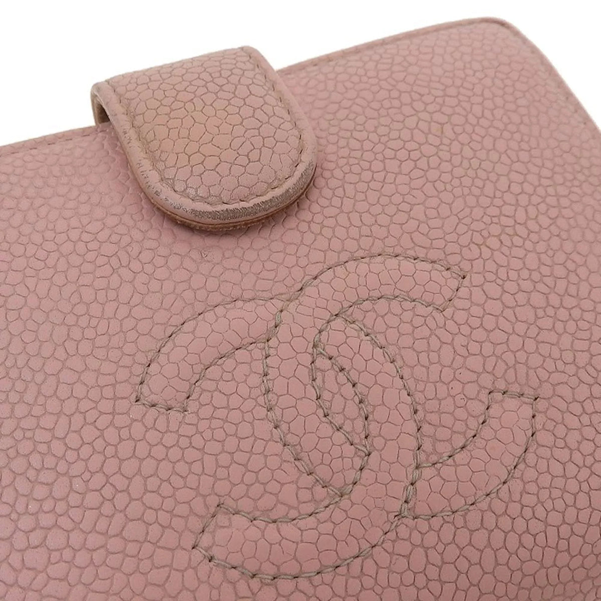 Pre-Owned Chanel CHANEL fold wallet with gama mouth caviar skin pink A13497 seal 8 model coco mark logo (Fair)