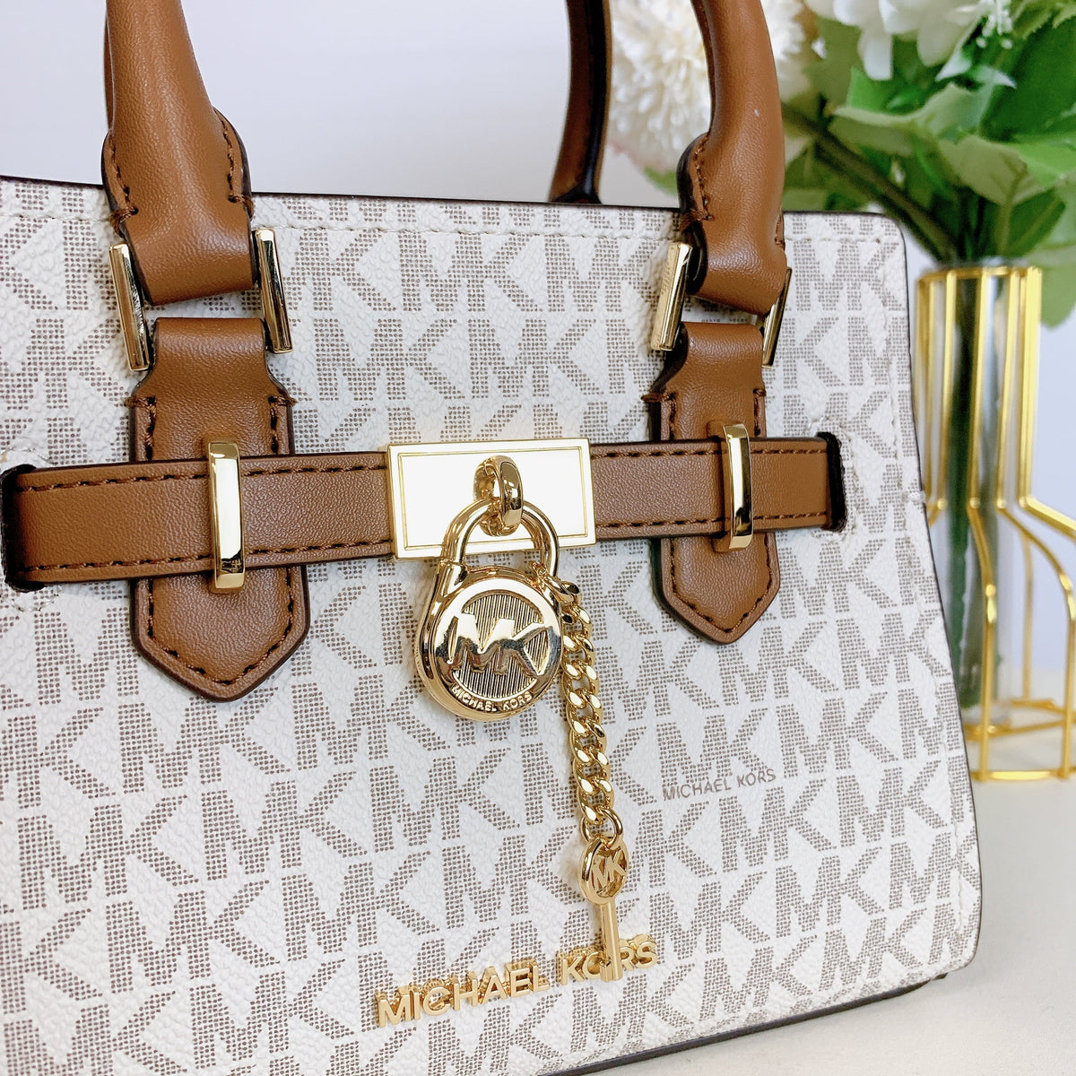 Michacl Kors 35H1GHMS0B Hamilton XS Satchel Crossbody in Signature VANILLA